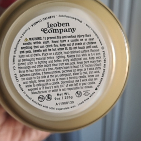 Vanilla Noir Scented Candle - 9oz - Picture 4 of 4